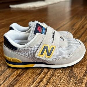 New Balance 515 sneakers, hook and loop. Kids.